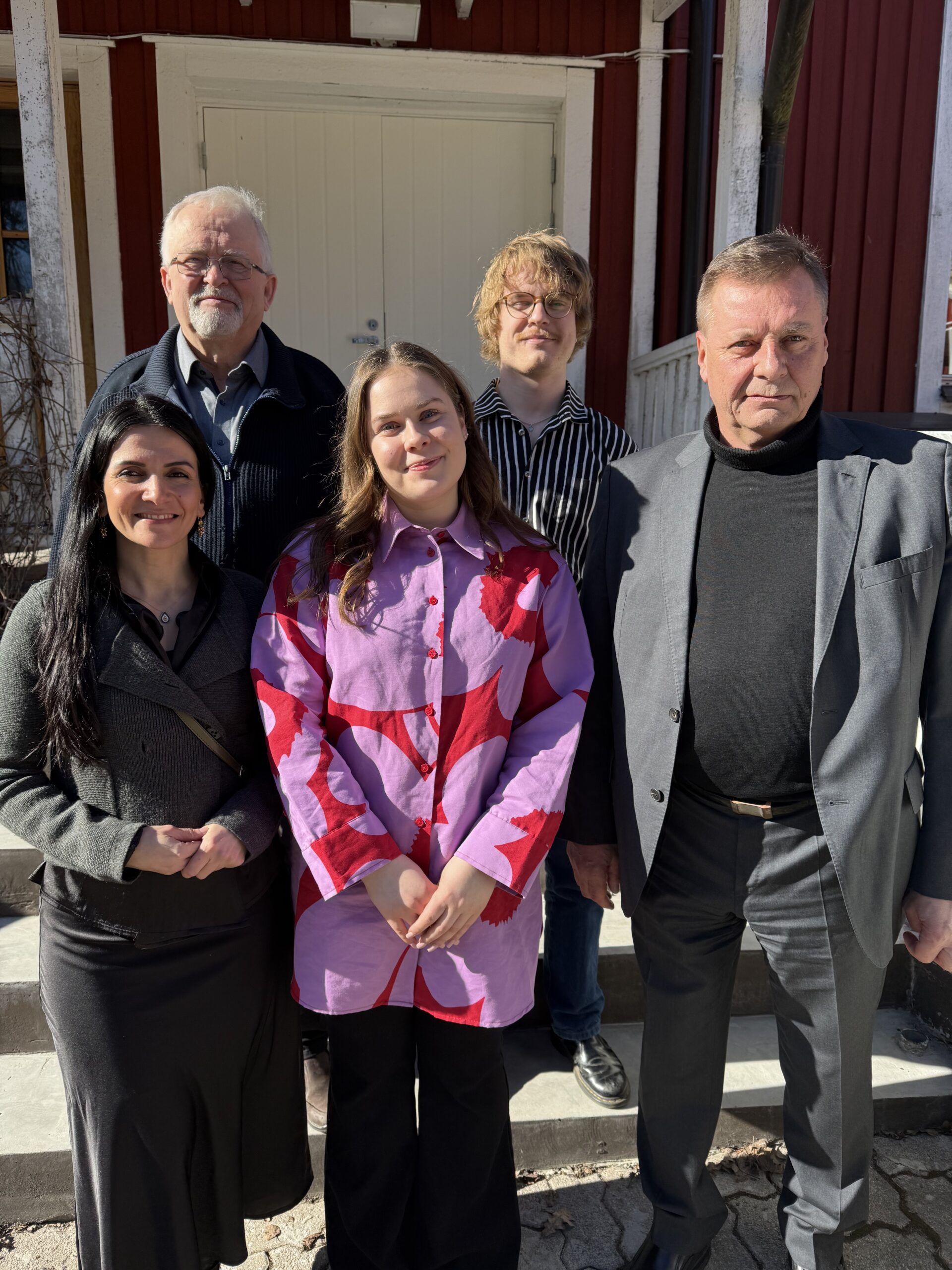 Tuusulan Demarit ry:n piirikokousedustajat, Päivö, Samuli (ylhääältä, vasemmalta) sekä Gazale, Sara sekä Arto (alhaalla vasemmalta)